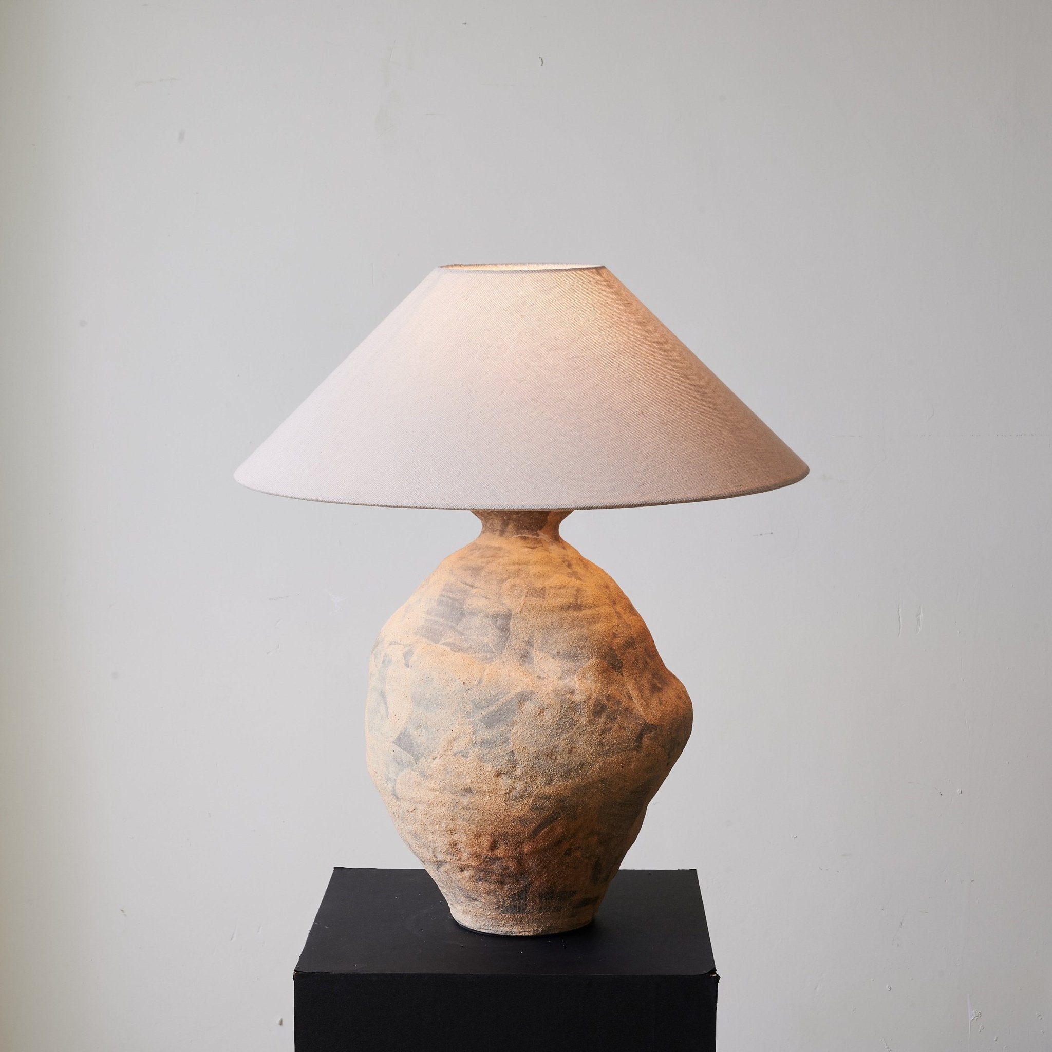 duna-sculpted-clay-table-lamp-anzaz-Terracotta & Beige-4