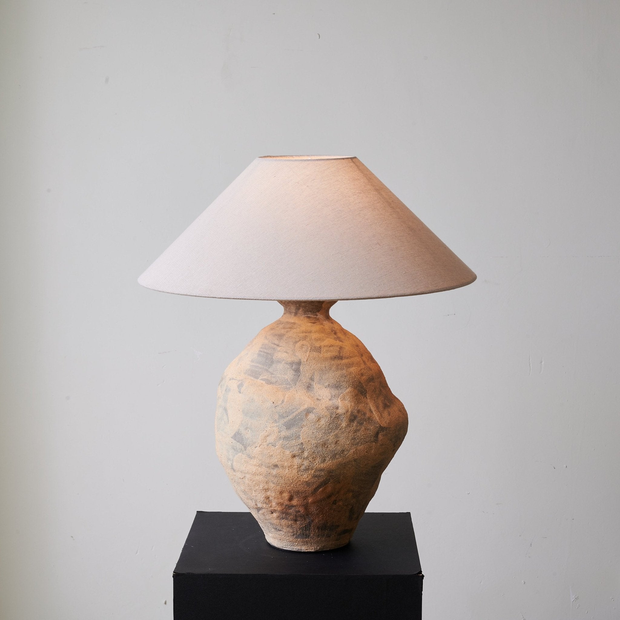 duna-sculpted-clay-table-lamp-anzaz--9