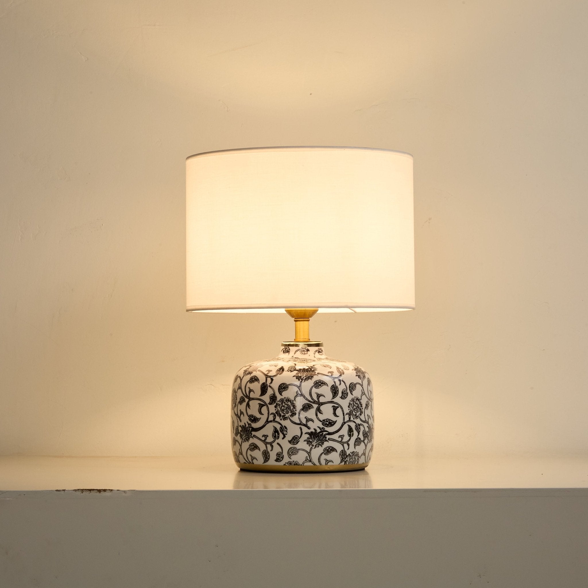 ebony-vine-ceramic-table-lamp-anzaz-Black & White-2