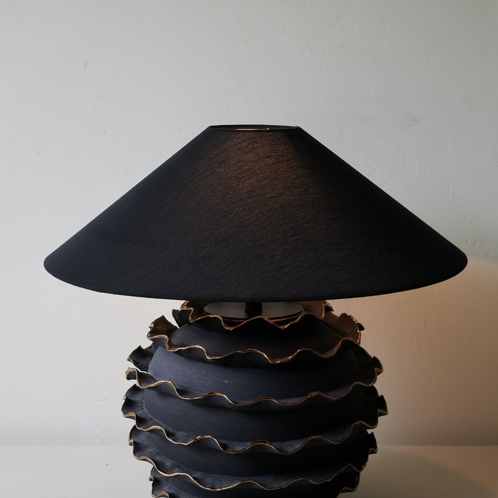 eclipse-ruffle-table-lamp-anzaz--5