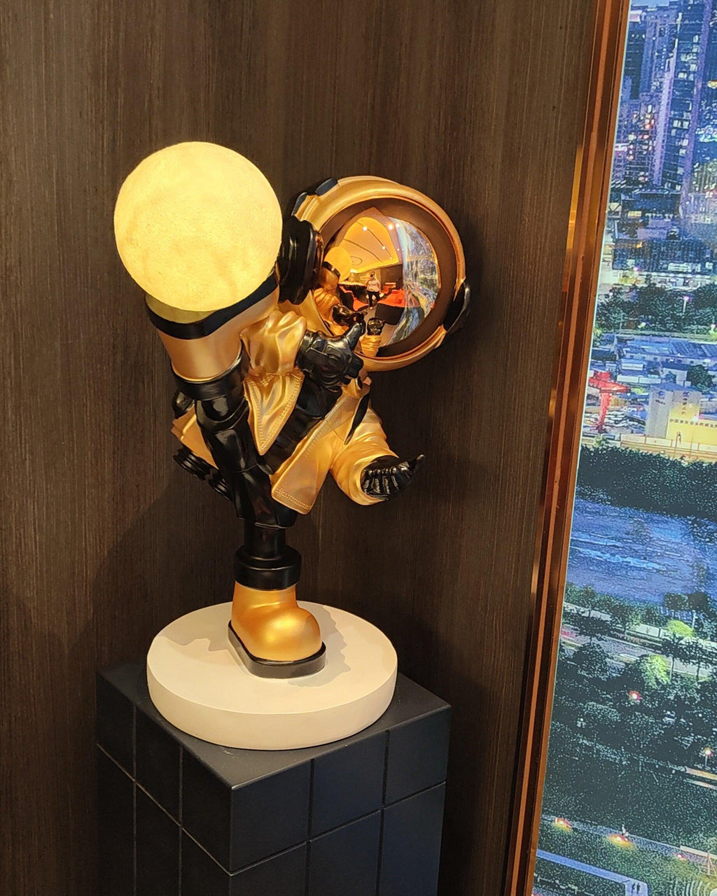 effort-astronaut-built-in-battery-floor-lamp-anzaz--8