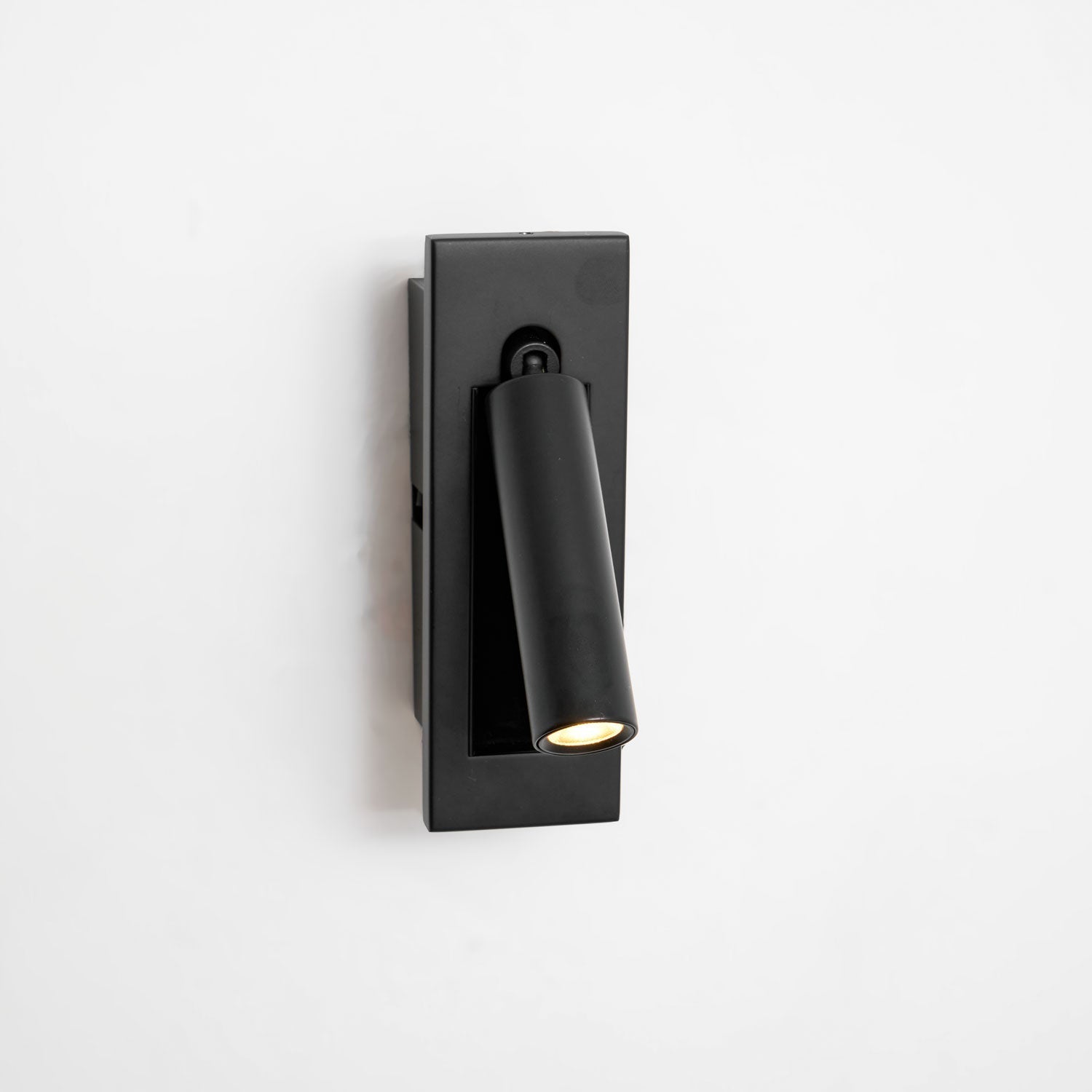 embedded-bedside-sconce-anzaz--64