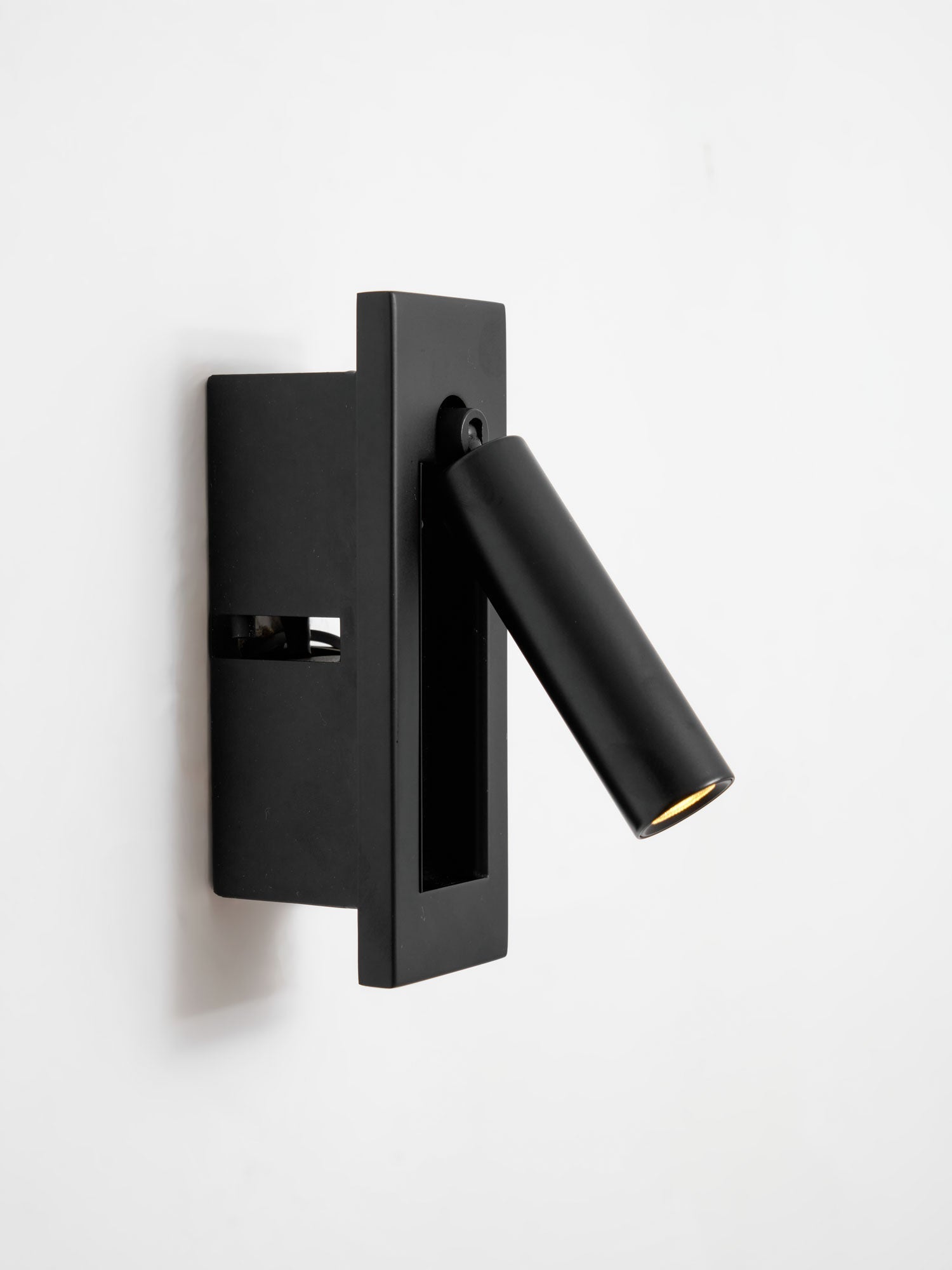 embedded-bedside-sconce-anzaz--59