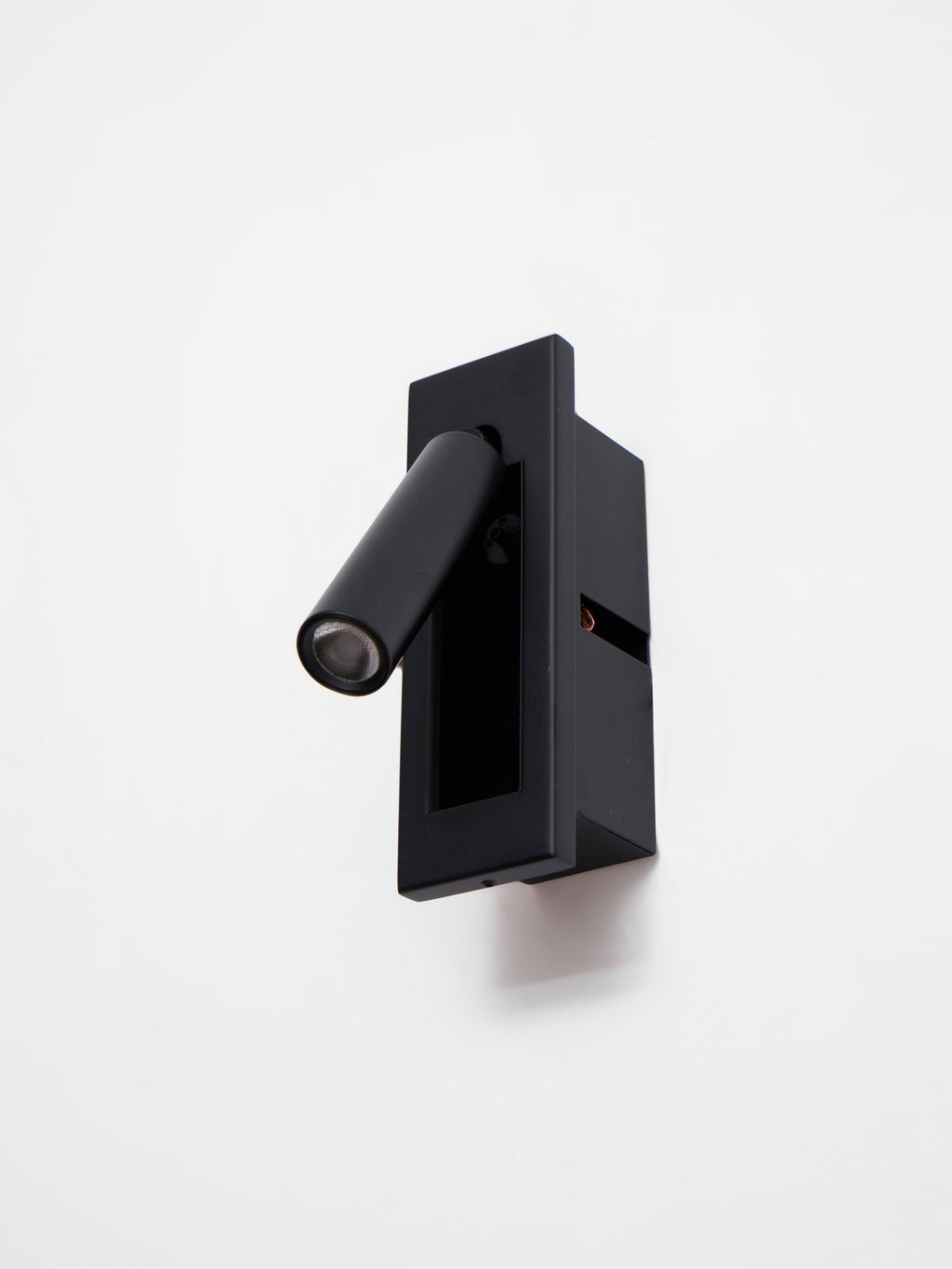 embedded-bedside-sconce-anzaz--60