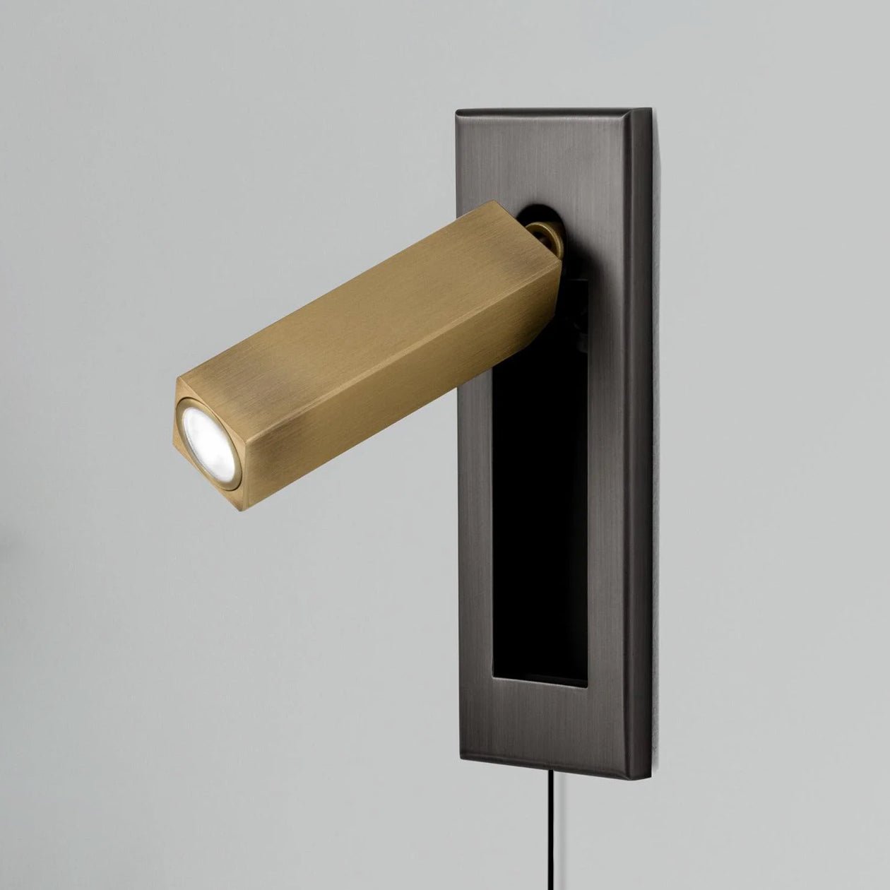 embedded-bedside-plug-in-sconce-anzaz-Matt Black+Copper-7