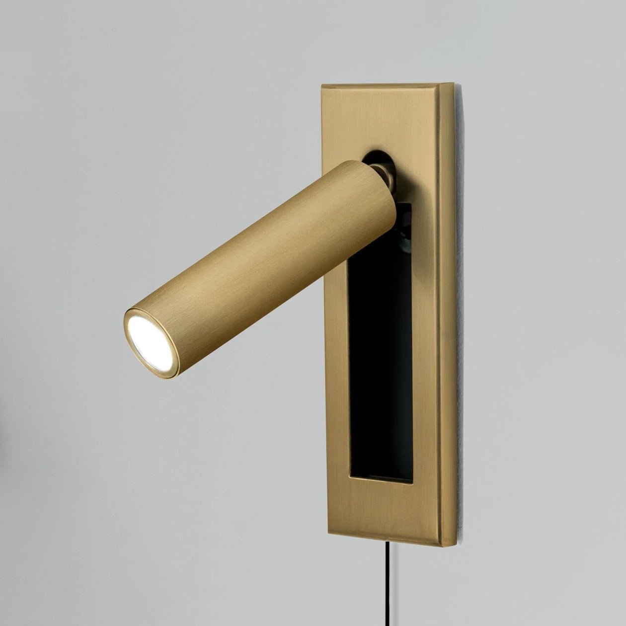 embedded-bedside-plug-in-sconce-anzaz-Nickel-15