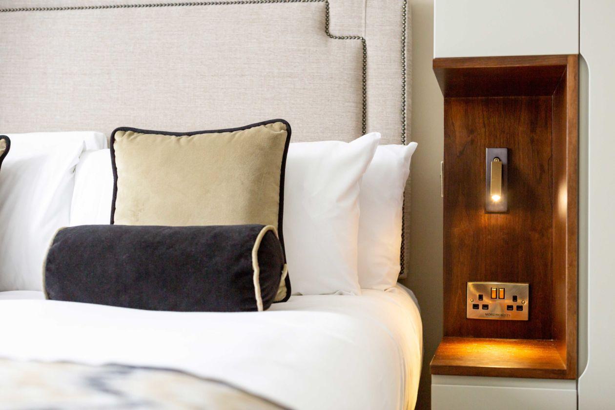 embedded-bedside-plug-in-sconce-anzaz-Matt Black+Copper-37