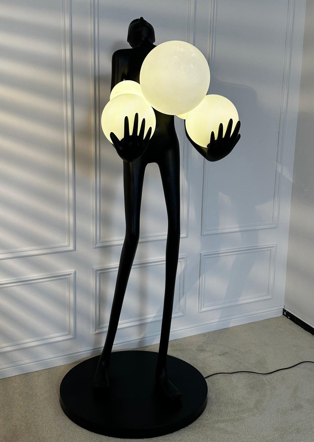 embrace-sculpture-floor-lamp-anzaz-Black & Blue glass ball-9