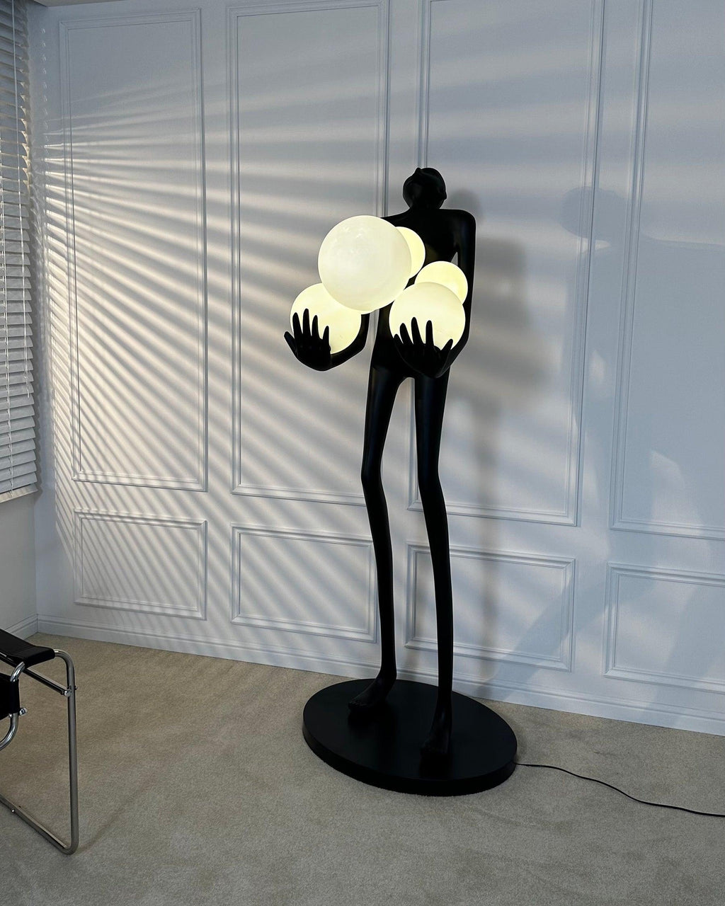 embrace-sculpture-floor-lamp-anzaz-Black & Gold glass ball-15