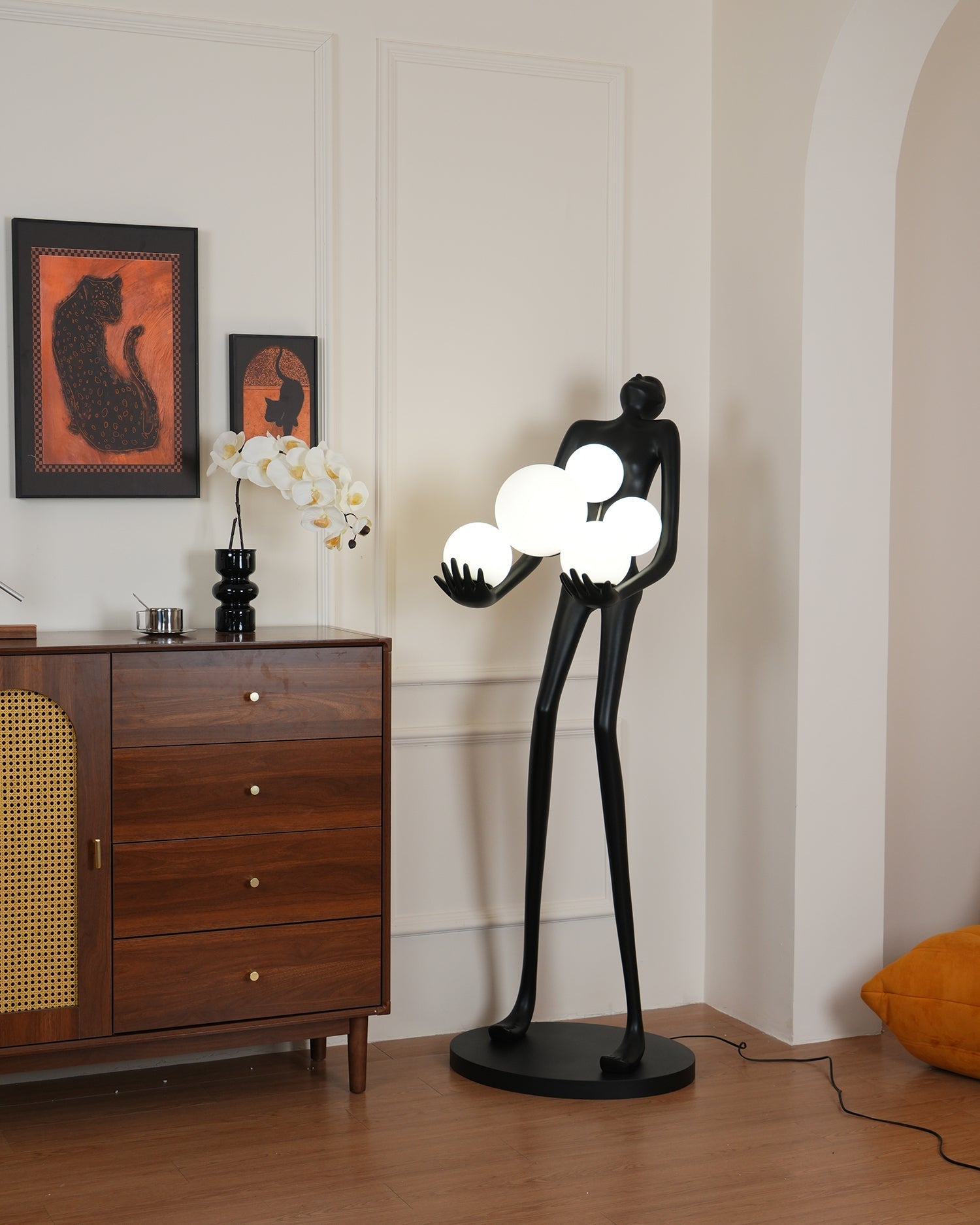 embrace-sculpture-floor-lamp-anzaz-Black & Red glass ball-5