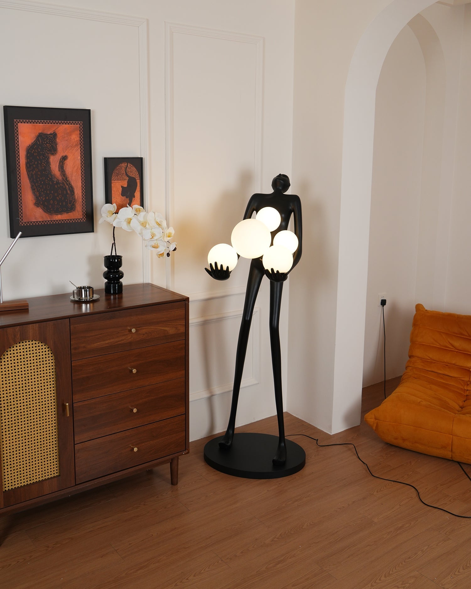 embrace-sculpture-floor-lamp-anzaz-Black & White glass ball-41