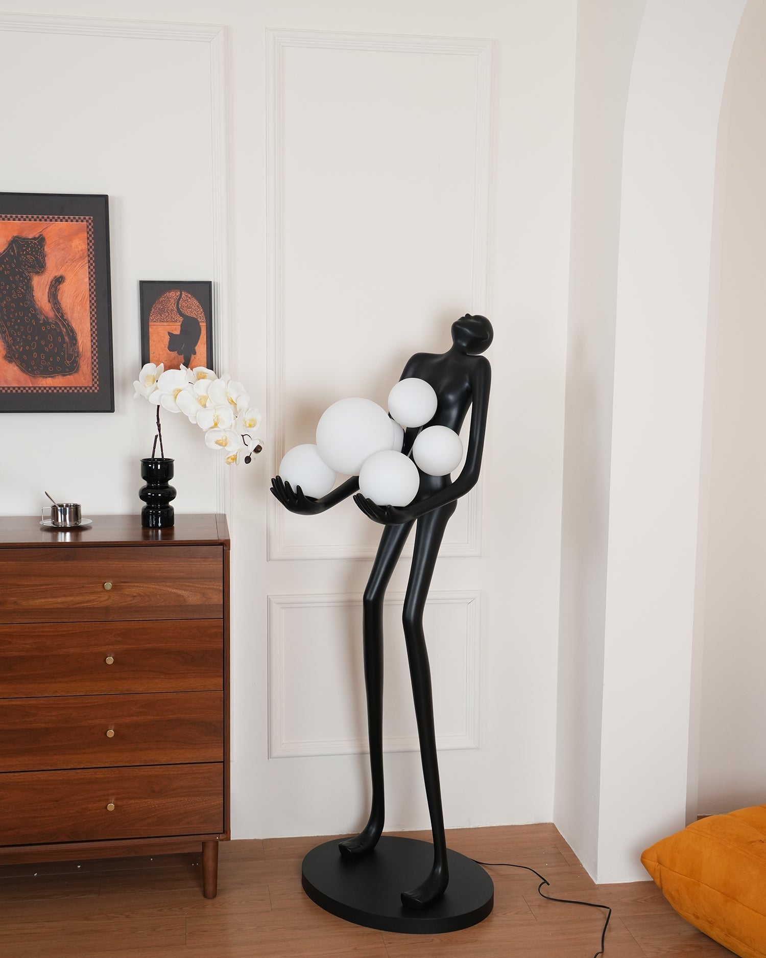 embrace-sculpture-floor-lamp-anzaz-Black & Silver glass ball-39