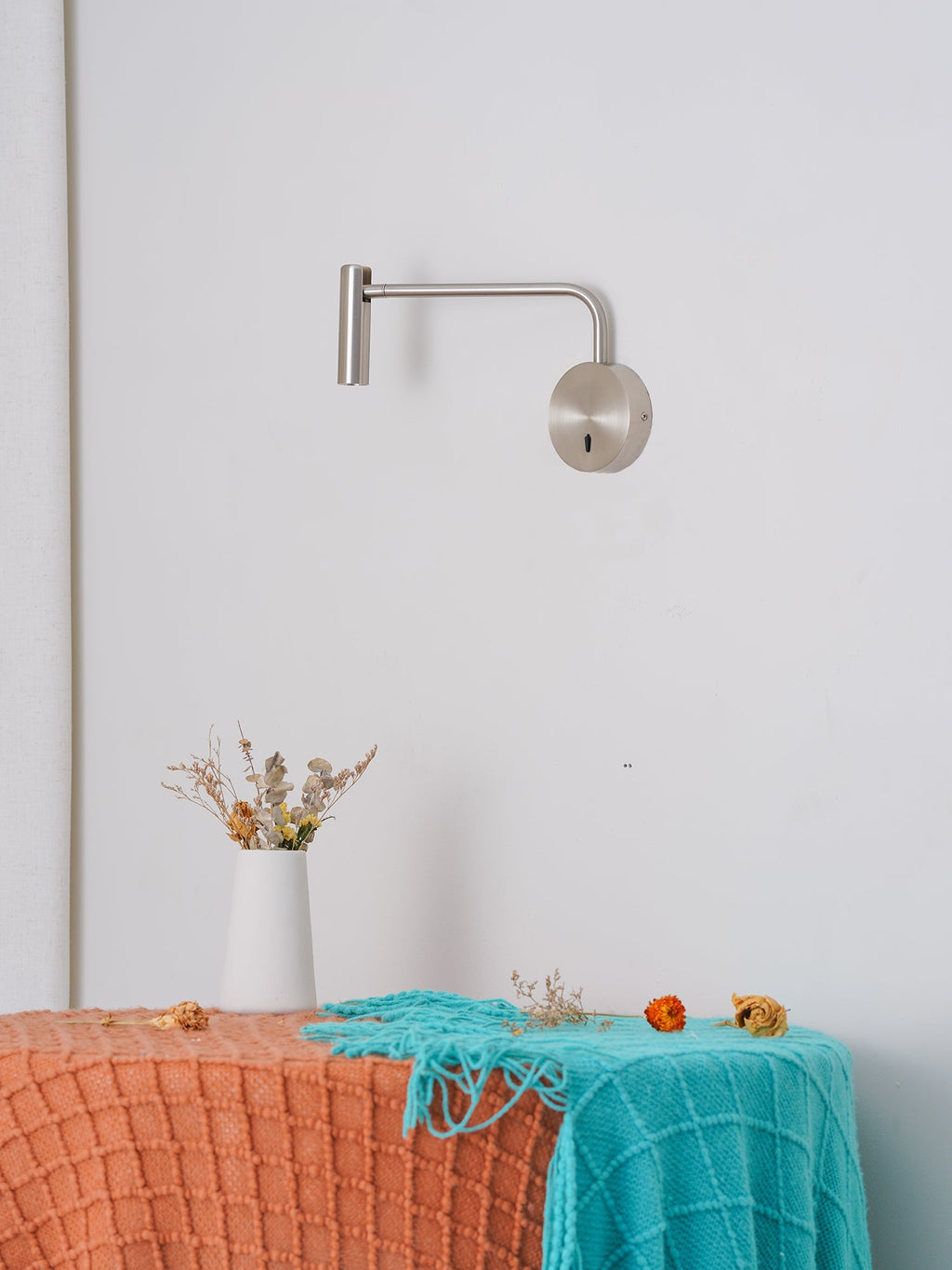 minimalist-disc-led-wall-sconce-anzaz--49