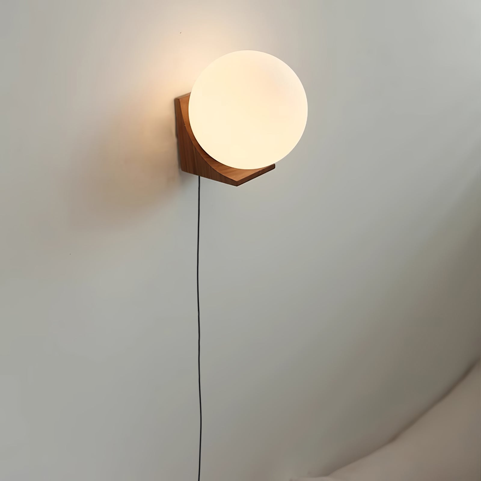 evelyn-orb-plug-in-wall-lamp-anzaz-Nature Oak & White-2