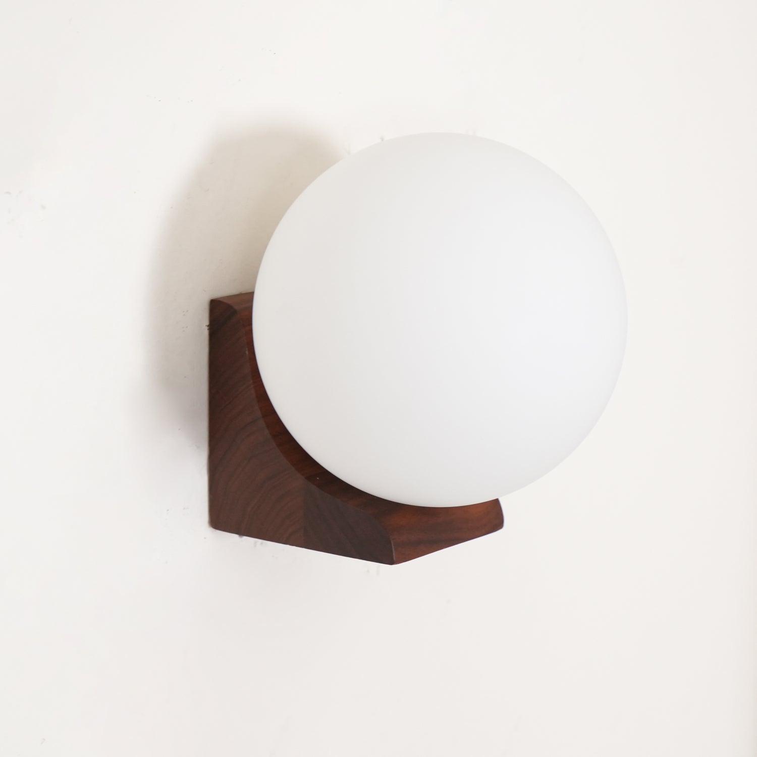 evelyn-orb-wall-lamp-anzaz--21