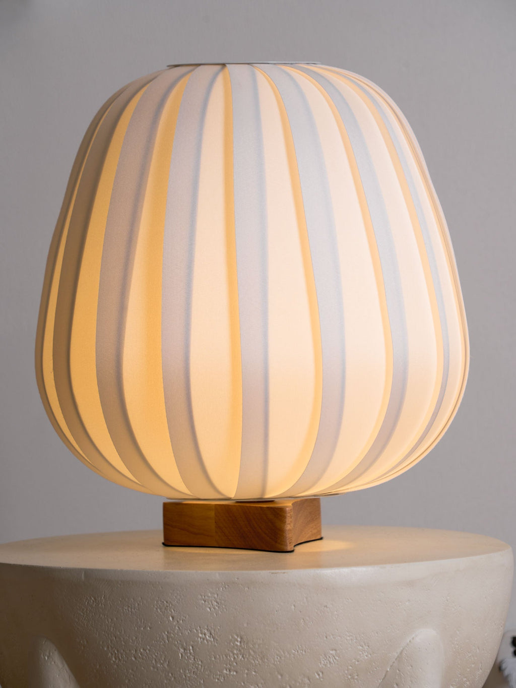 fabric-minimalist-table-lamp-anzaz--31