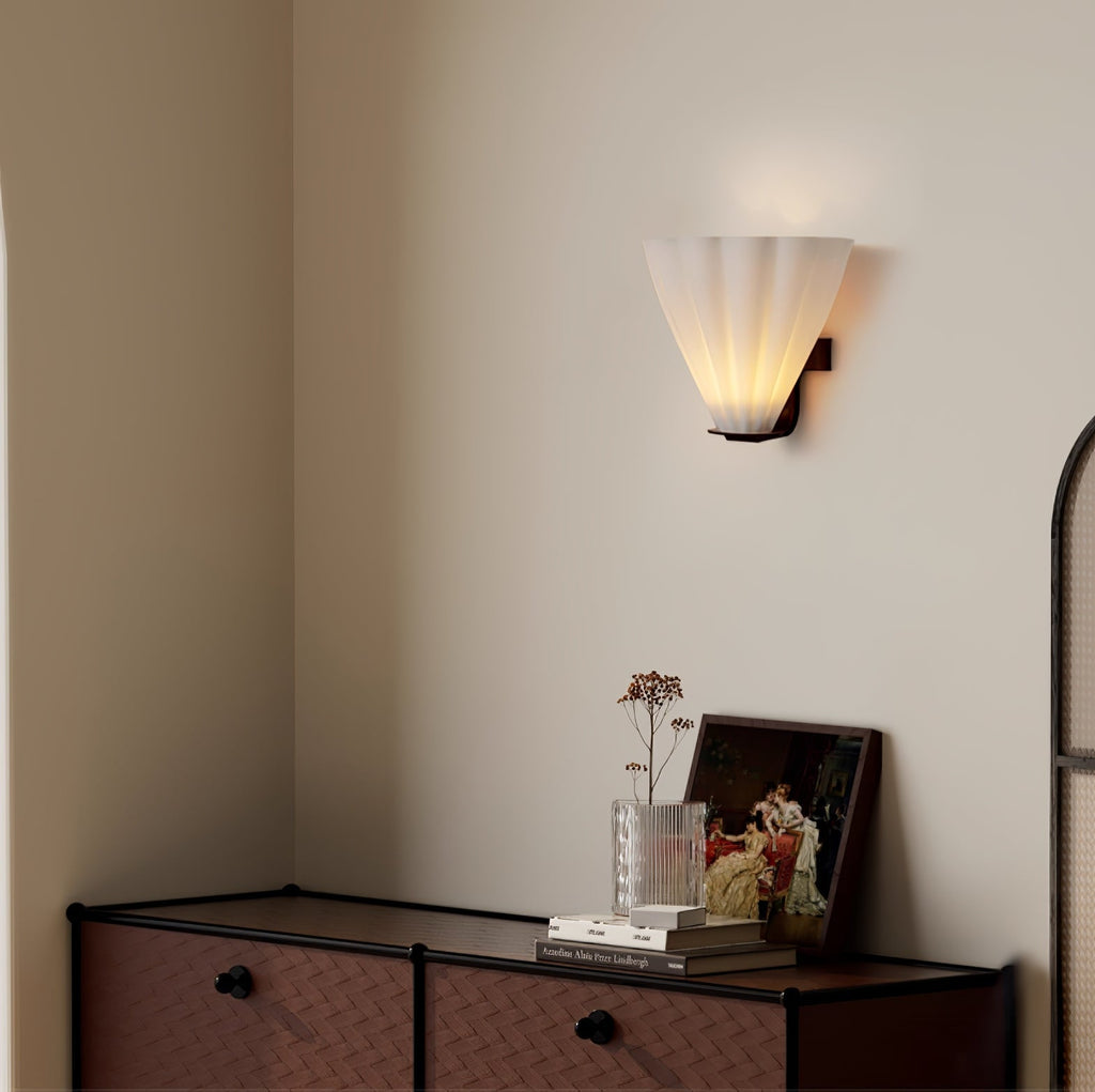 fan-shaped-glass-wall-sconce-anzaz--3