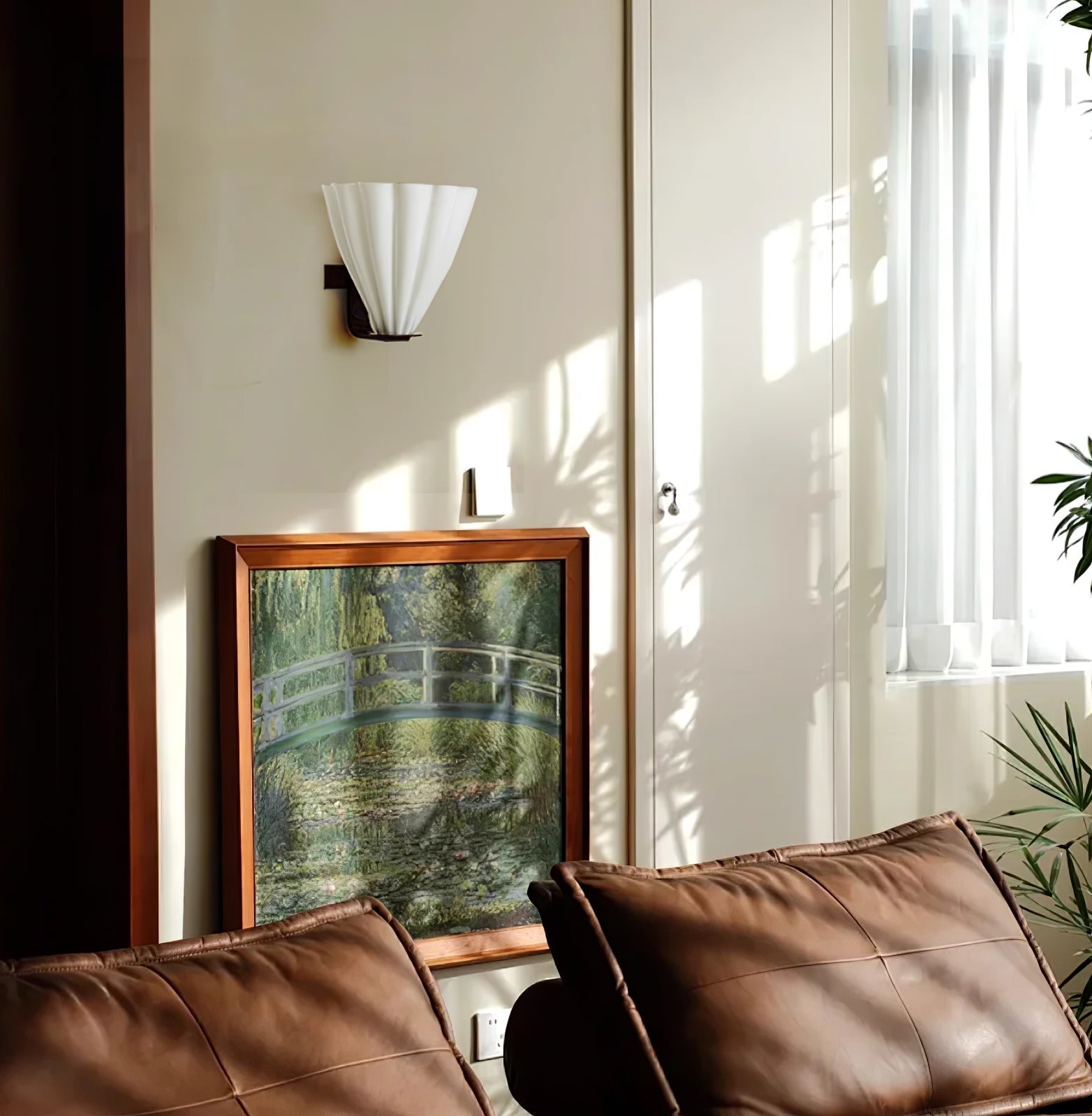 fan-shaped-glass-wall-sconce-anzaz--5