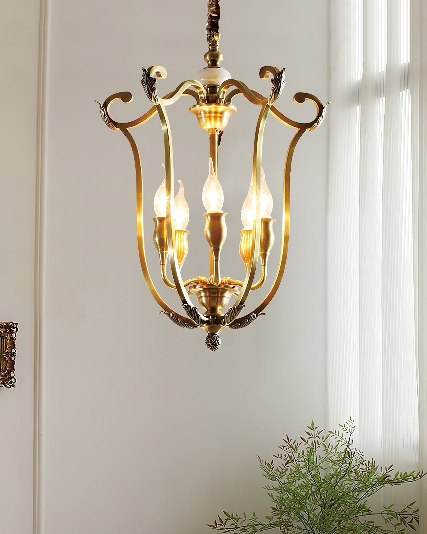 farmhouse-lantern-chandelier-anzaz-Brass-3