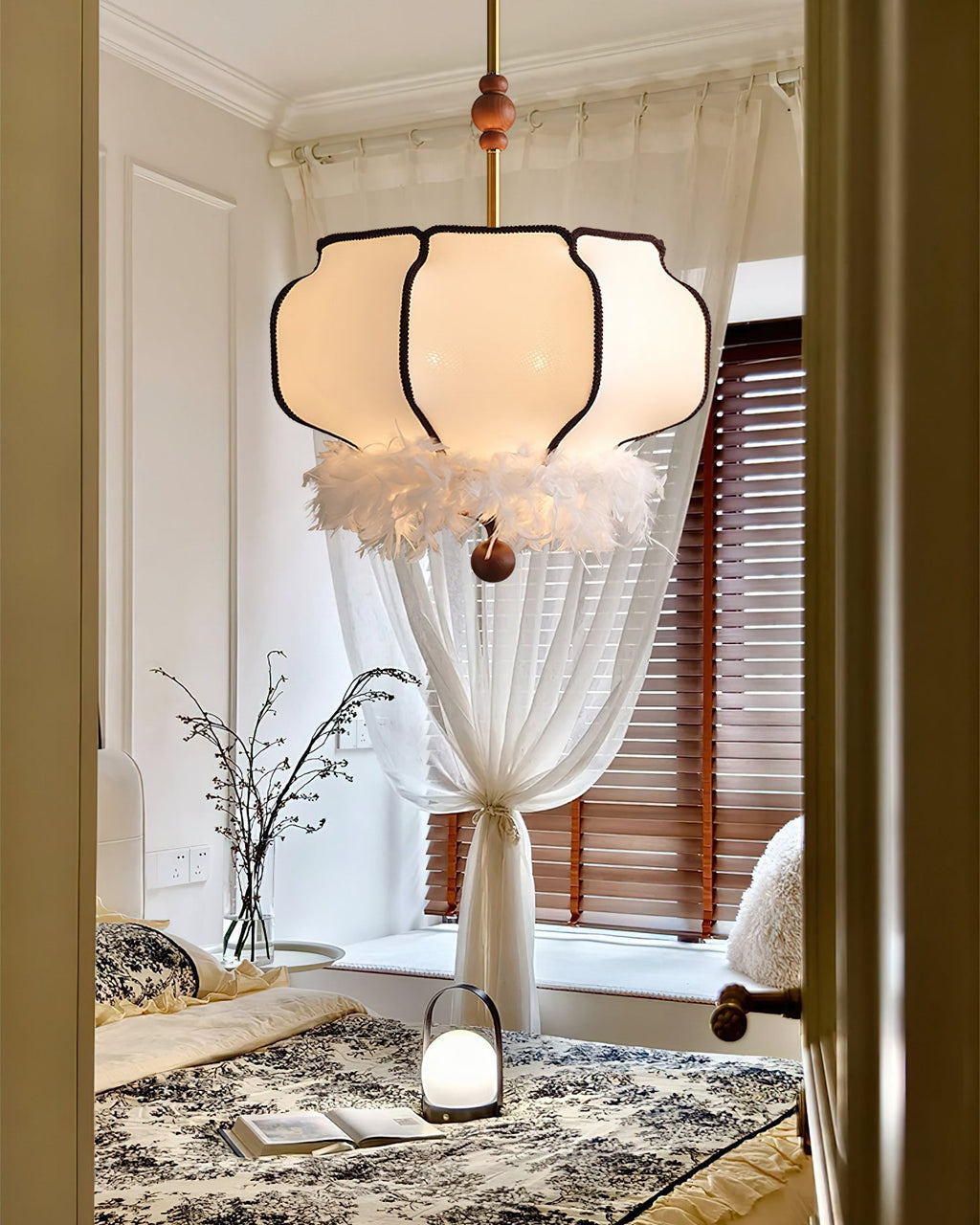 feathered-lantern-pendant-light-anzaz--13