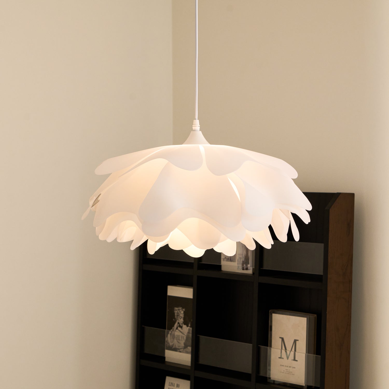 flower-shaped-white-pendant-lamp-anzaz--4