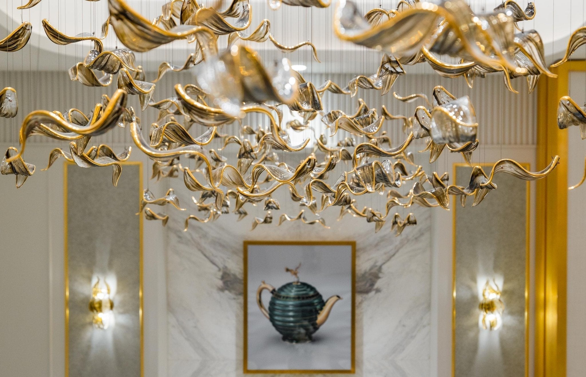fluttering-leaves-chandelier-anzaz-Amber-5