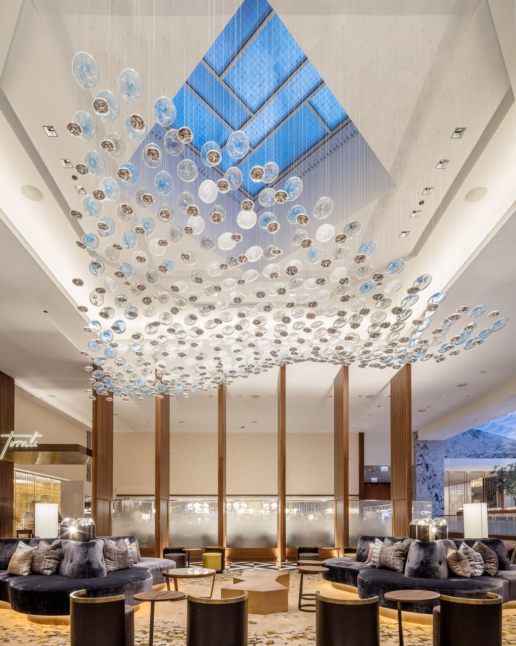 flying-surge-chandelier-anzaz--9