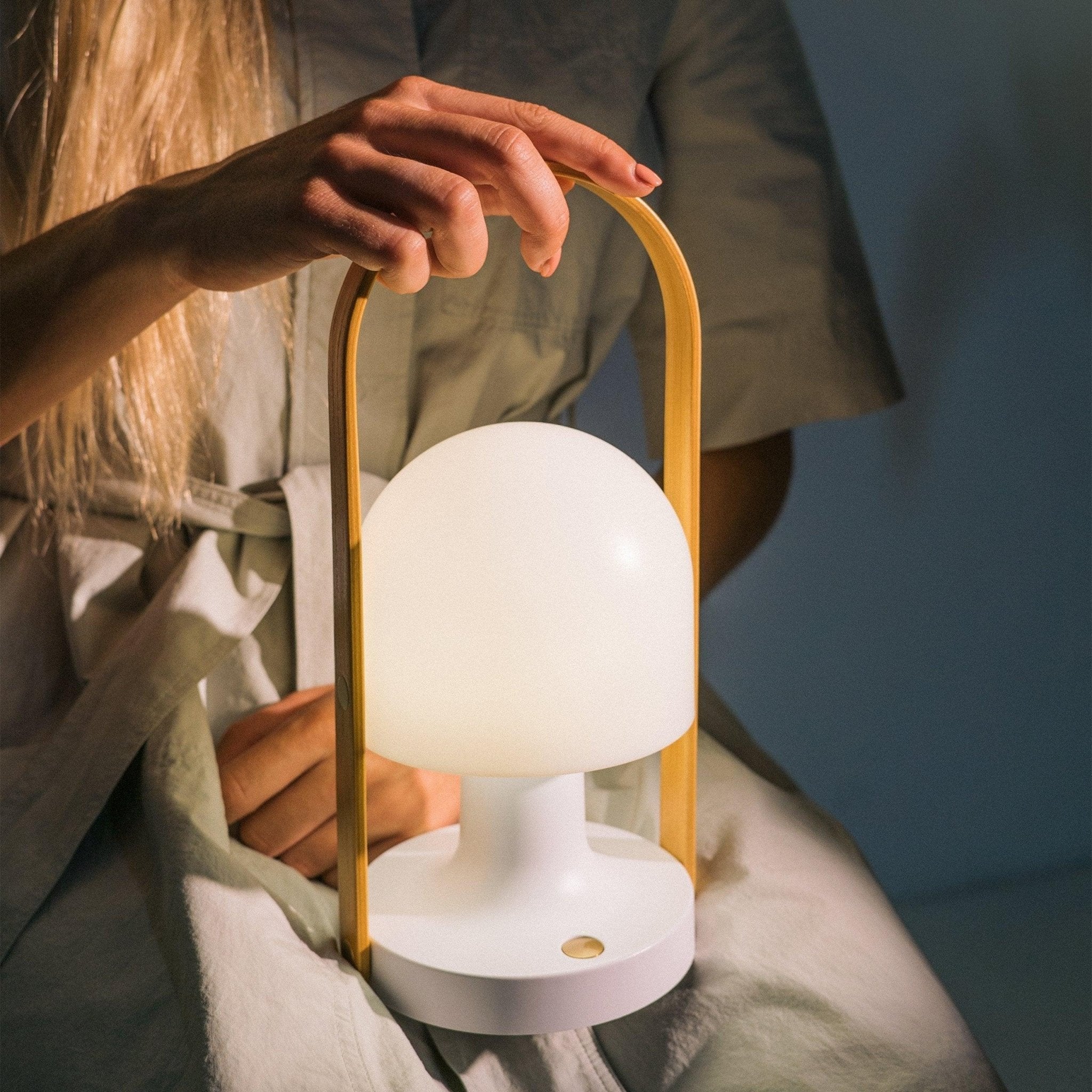follow-me-table-lamp-anzaz--5