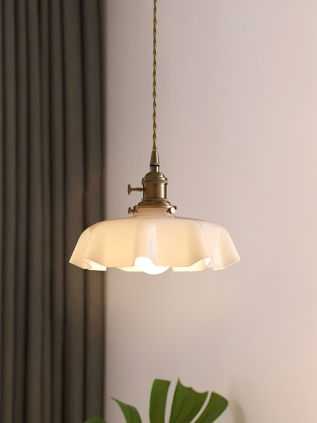 french-flower-pendant-swag-light-anzaz-Brass ＆ White-3