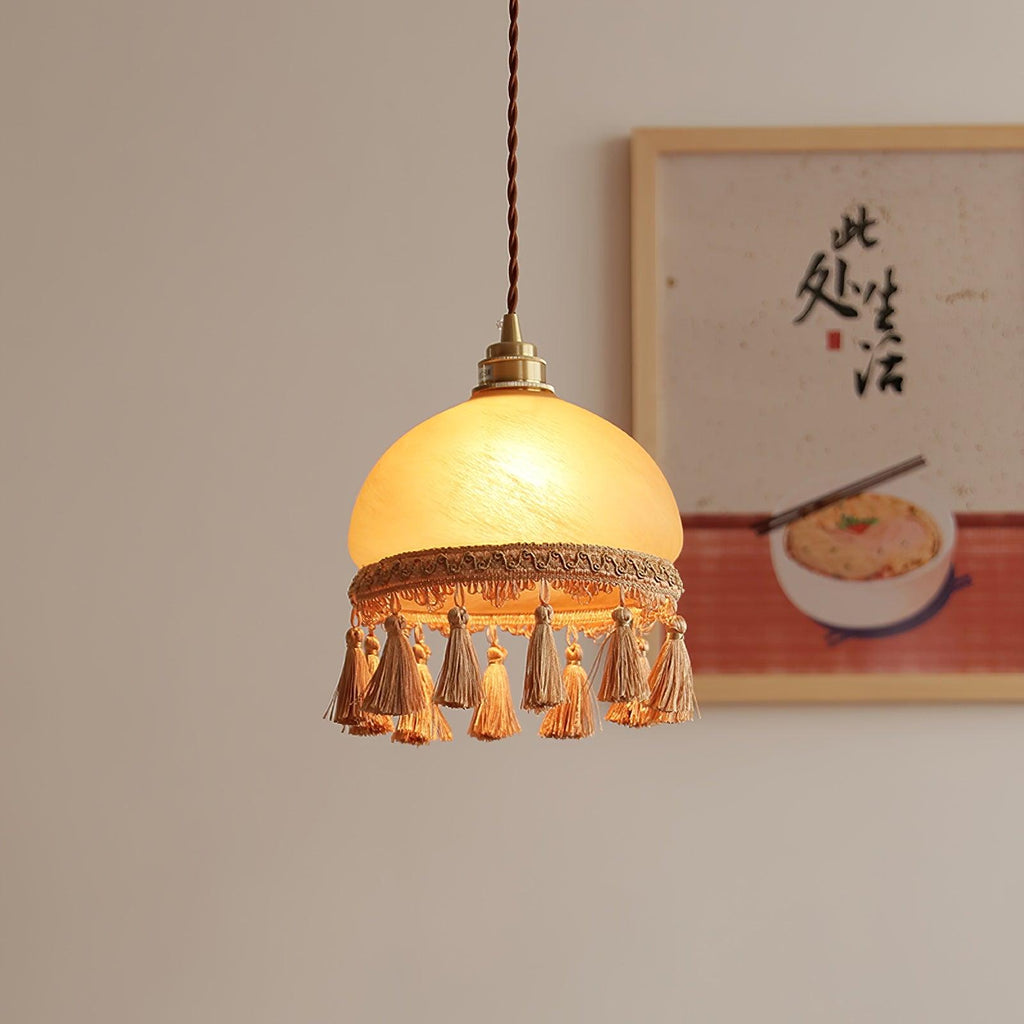 french-tassels-brass-pendant-light-anzaz--2