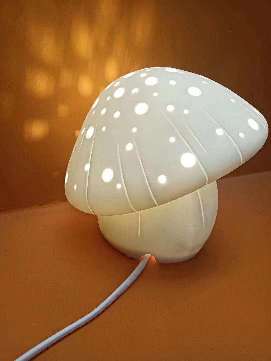 fungo-white-table-lamp-anzaz--22