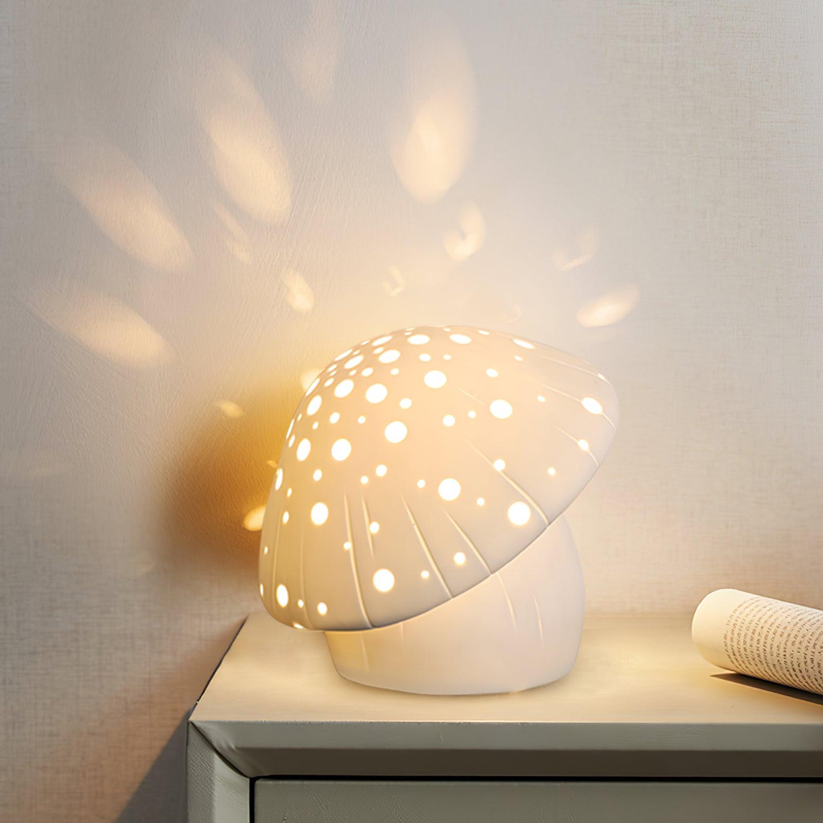 fungo-white-table-lamp-anzaz-White-3