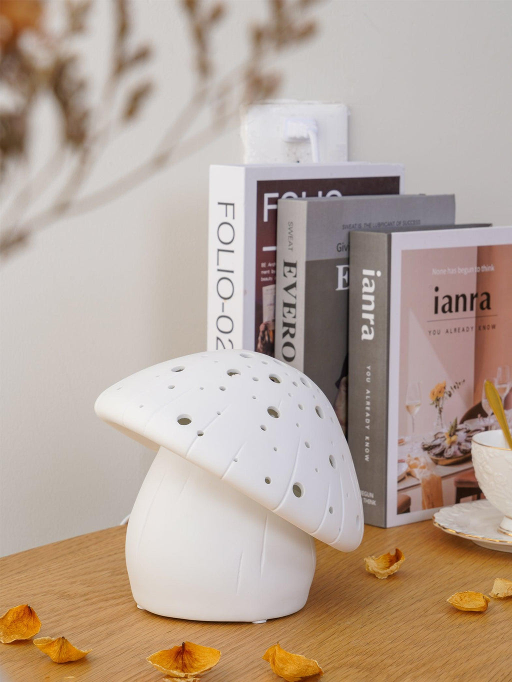 fungo-white-table-lamp-anzaz--6