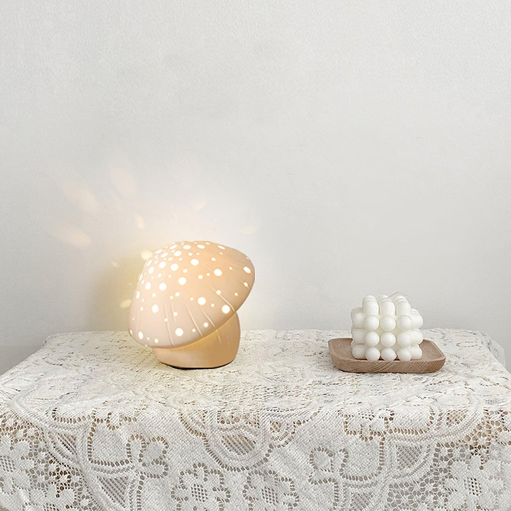 fungo-white-table-lamp-anzaz--7
