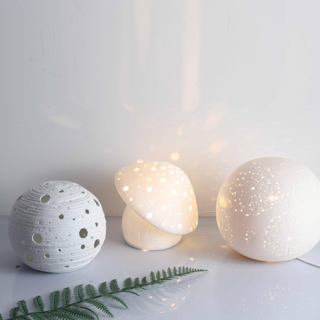 fungo-white-table-lamp-anzaz--14