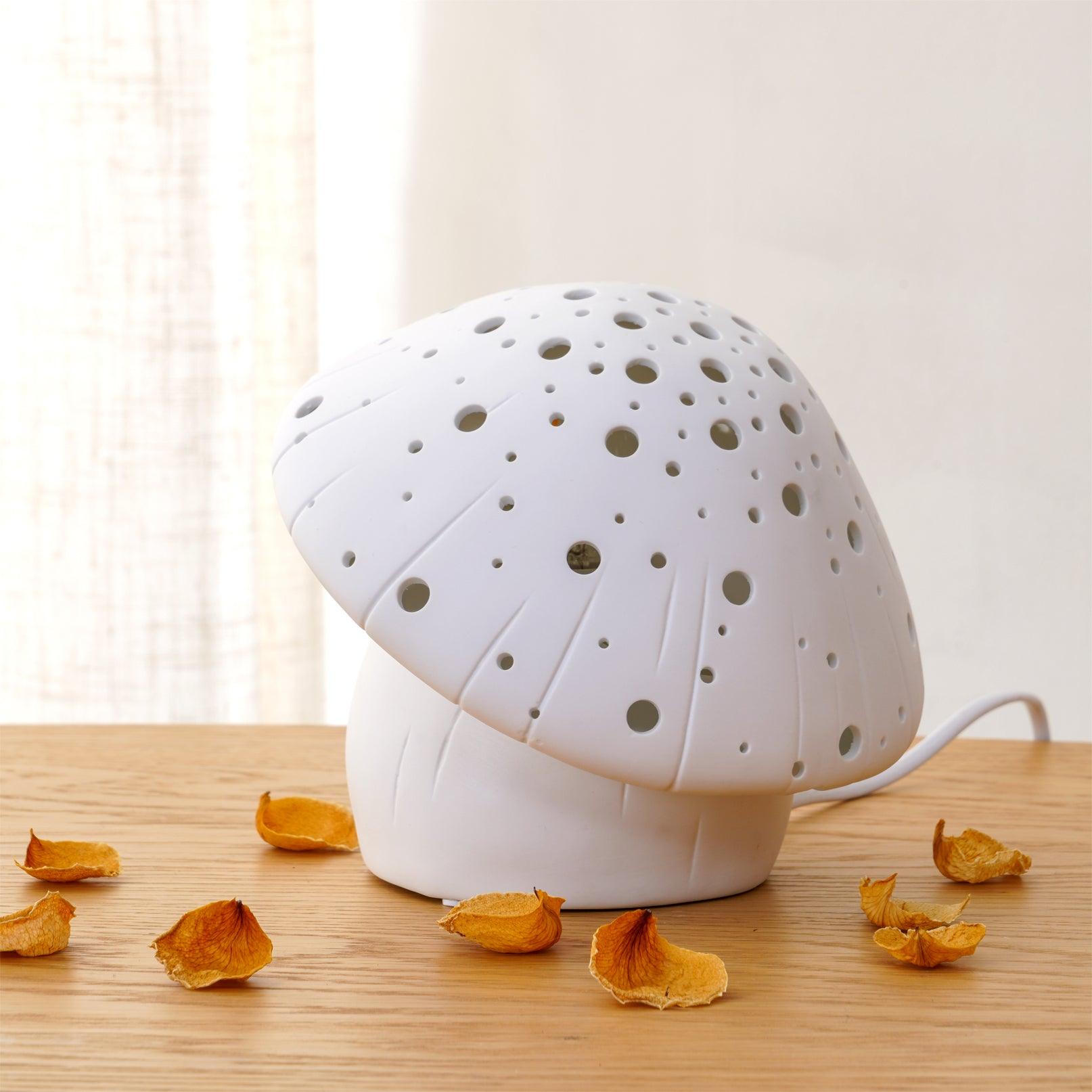 fungo-white-table-lamp-anzaz--11