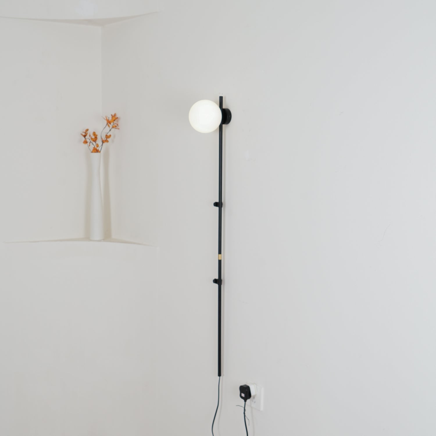 funiculi-plug-in-wall-lamp-anzaz--15