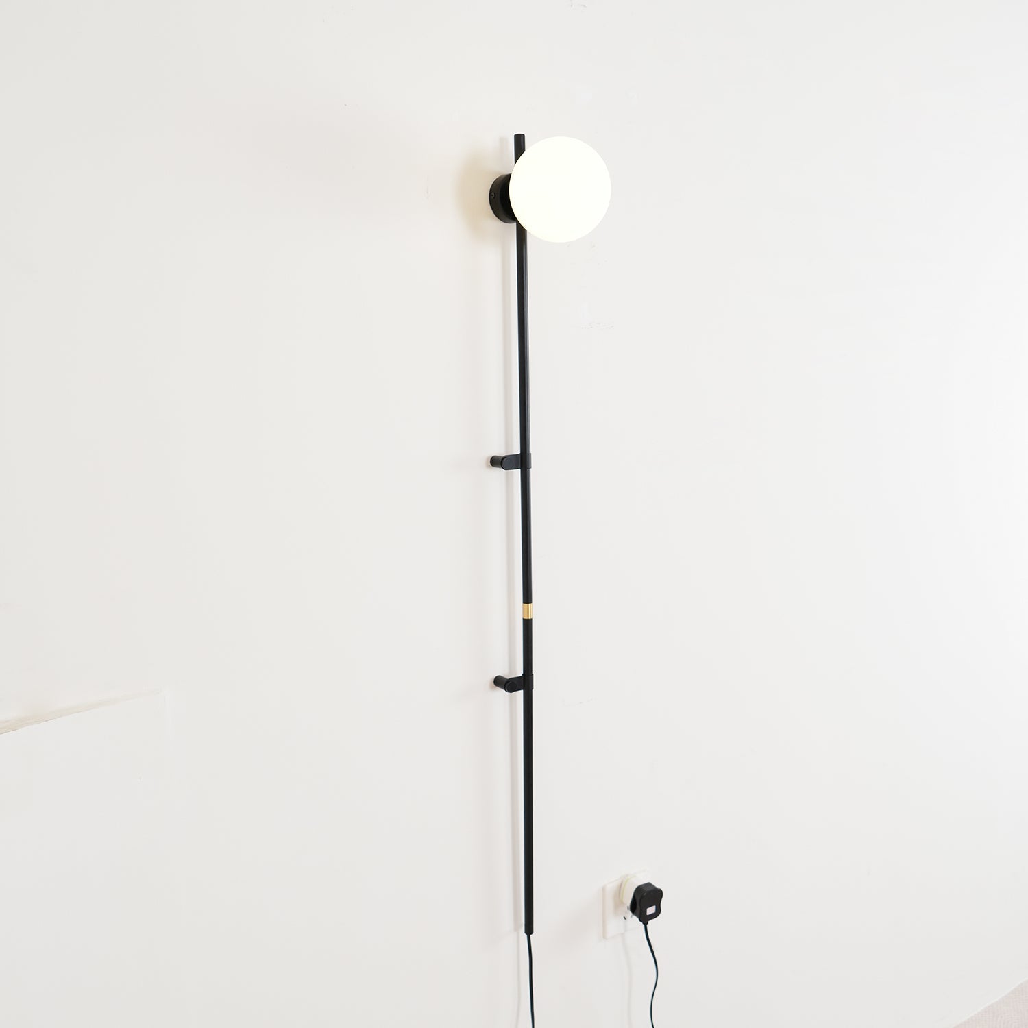 funiculi-plug-in-wall-lamp-anzaz--18