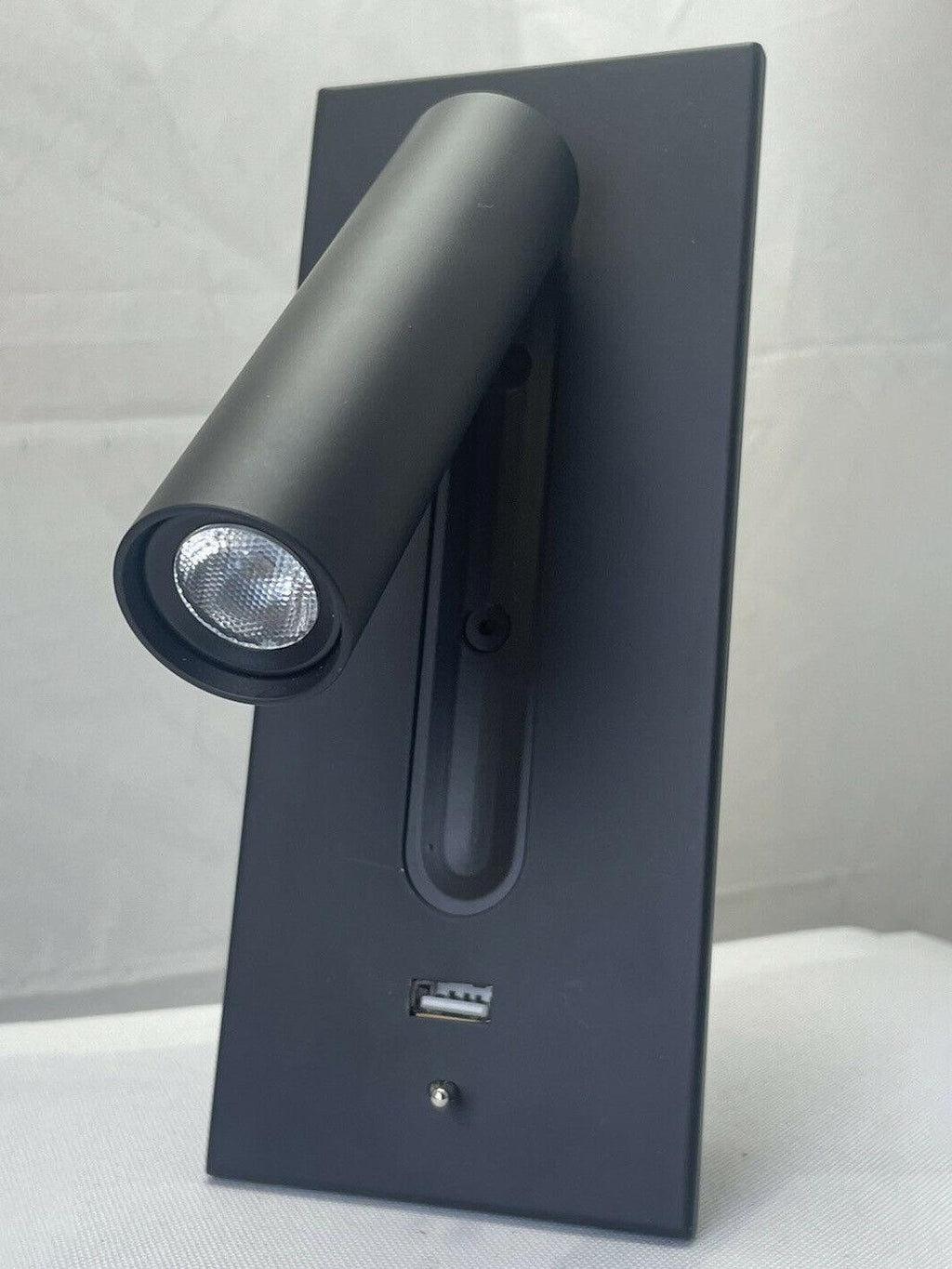 led-black-usb-bedside-wall-light-anzaz--21