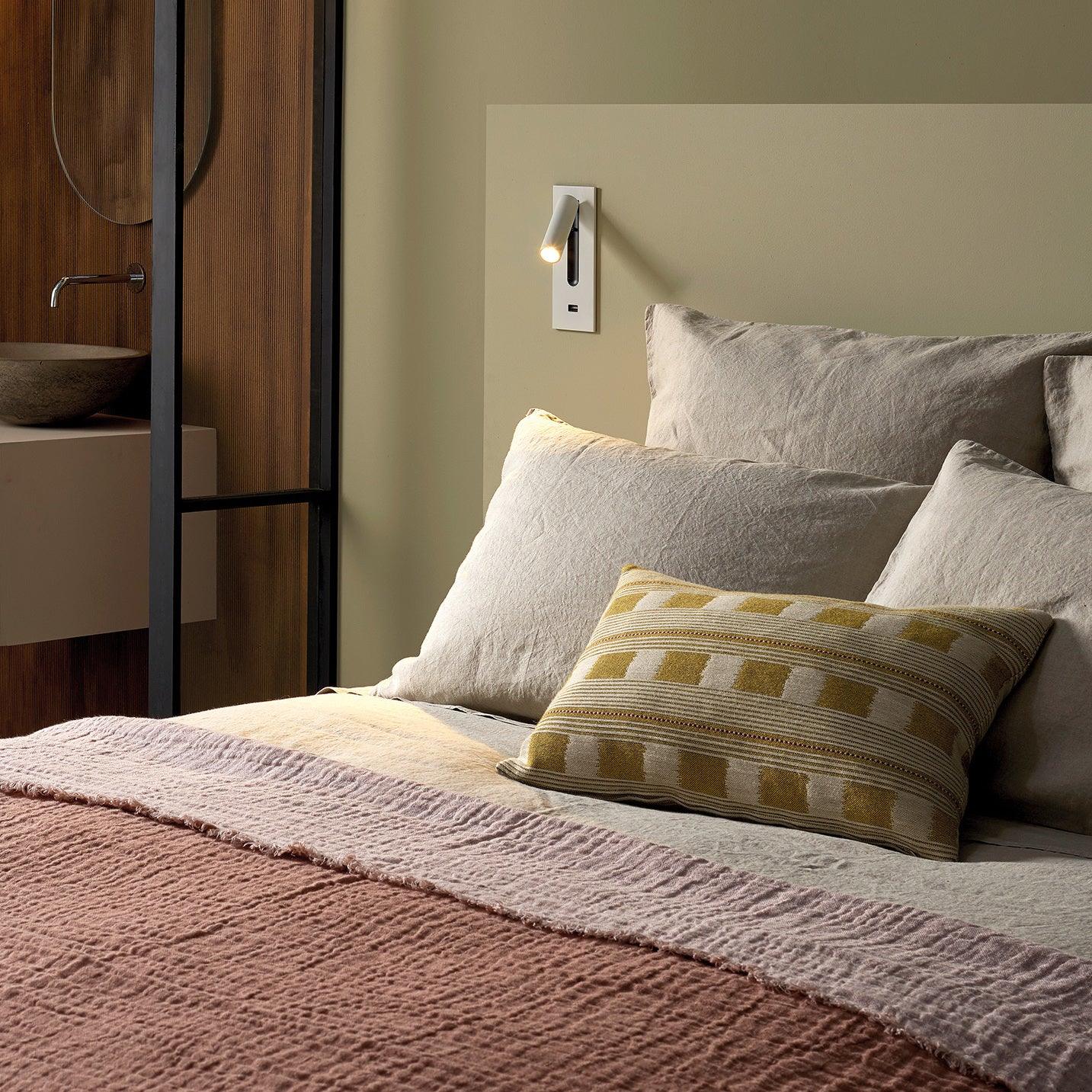 folded-back-bedside-wall-lamp-anzaz--9