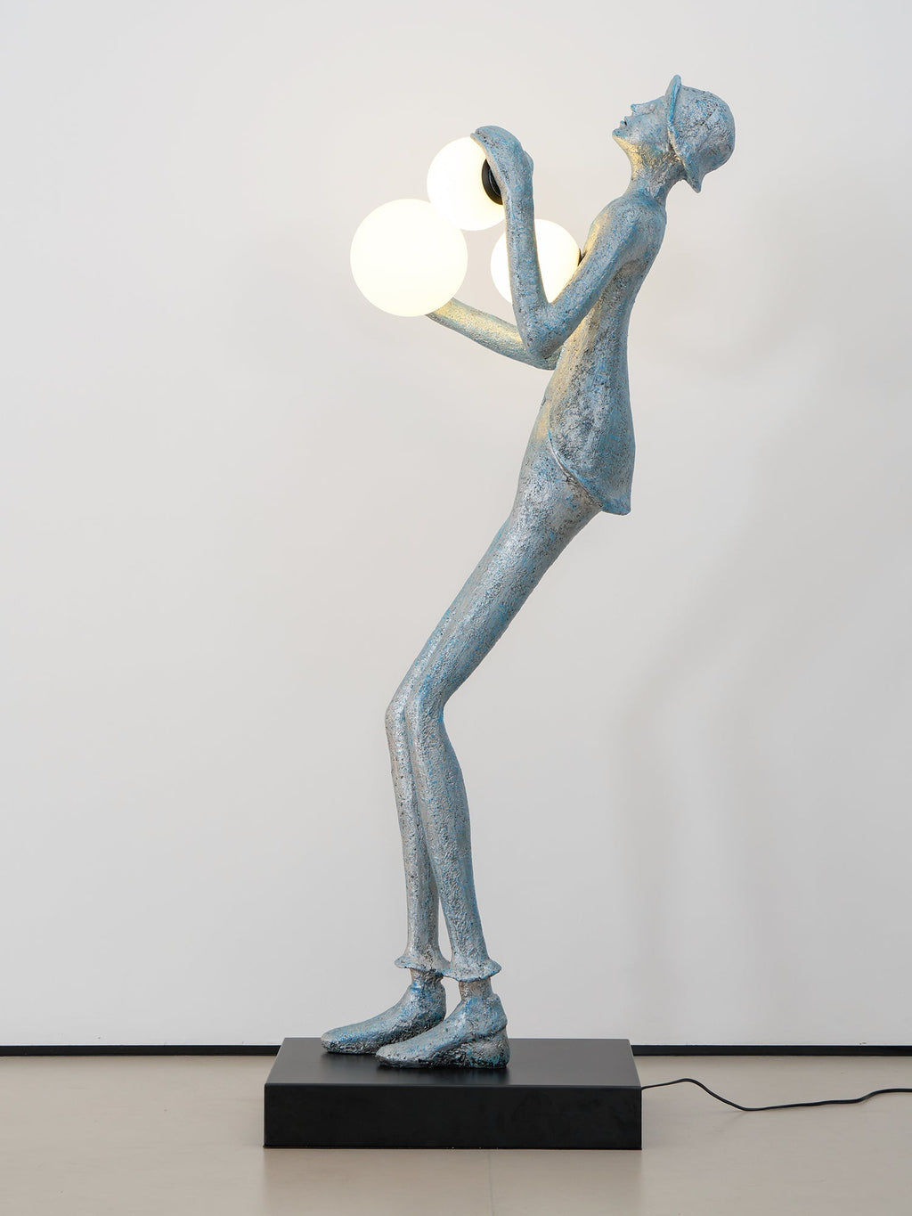gentleman-sculpture-floor-lamp-anzaz--44