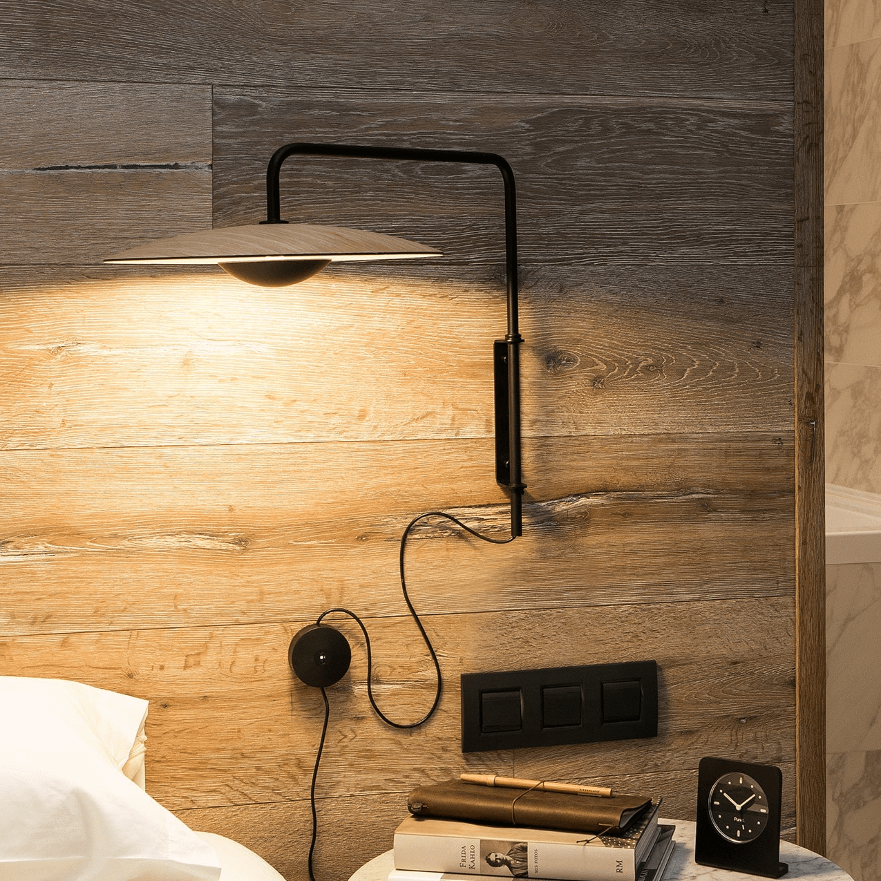 ginger-plug-in-wall-lamp-anzaz-Black & Warm Light-3
