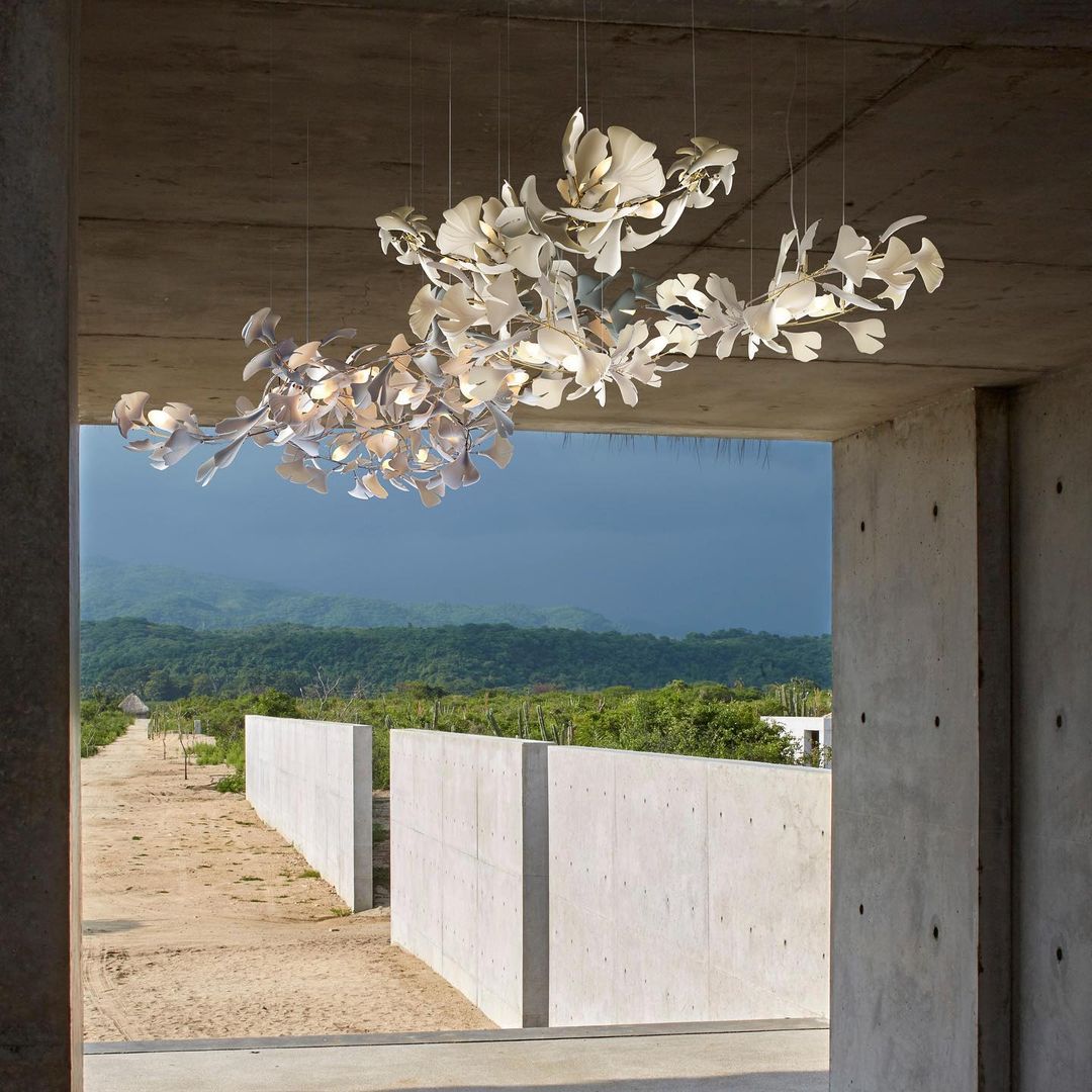gold-white-leaves-combination-gingko-chandeliers-anzaz-Silver & White ceramic leaves (Nickel lamp body)-4