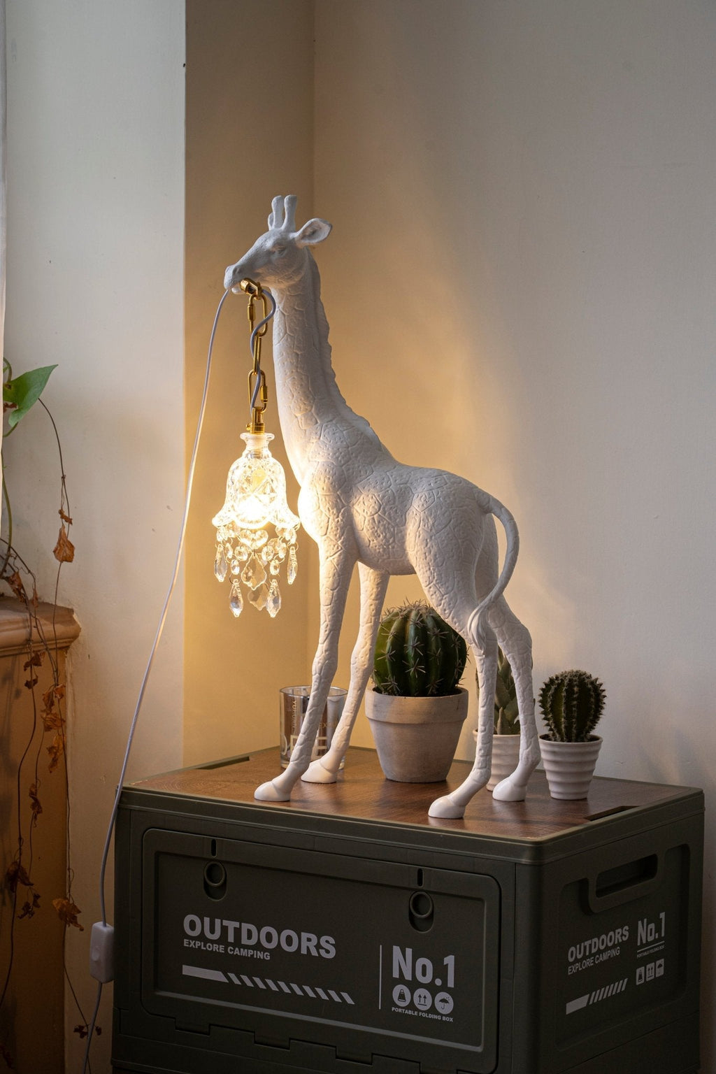 giraffe-royale-sculpture-floor-lamp-anzaz-Gold-23