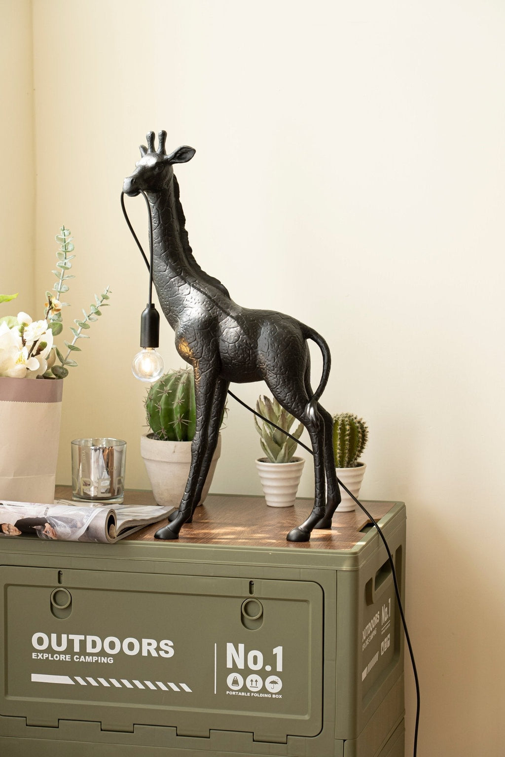 giraffe-royale-sculpture-floor-lamp-anzaz-White-15