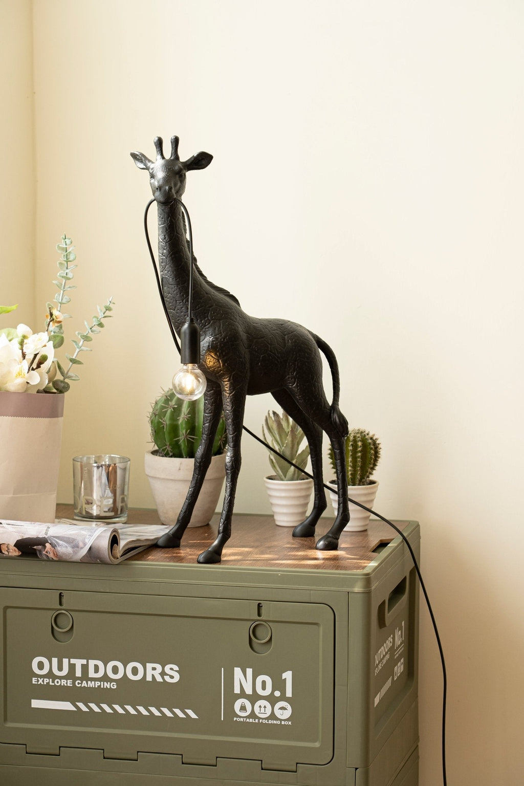 giraffe-royale-sculpture-floor-lamp-anzaz-Black-18
