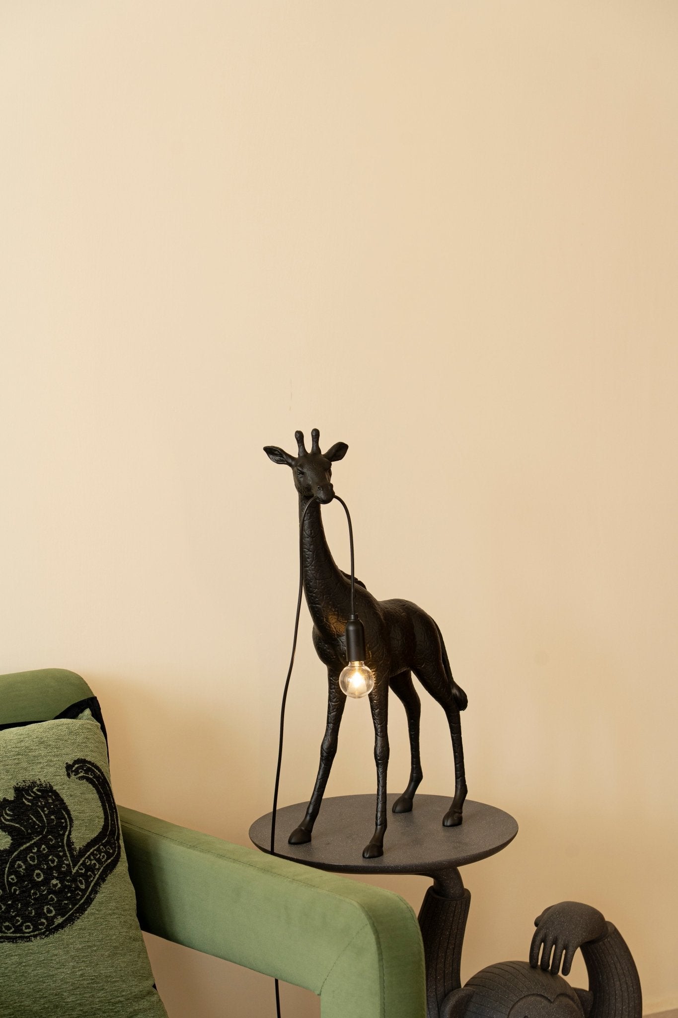 giraffe-royale-sculpture-floor-lamp-anzaz-White-16