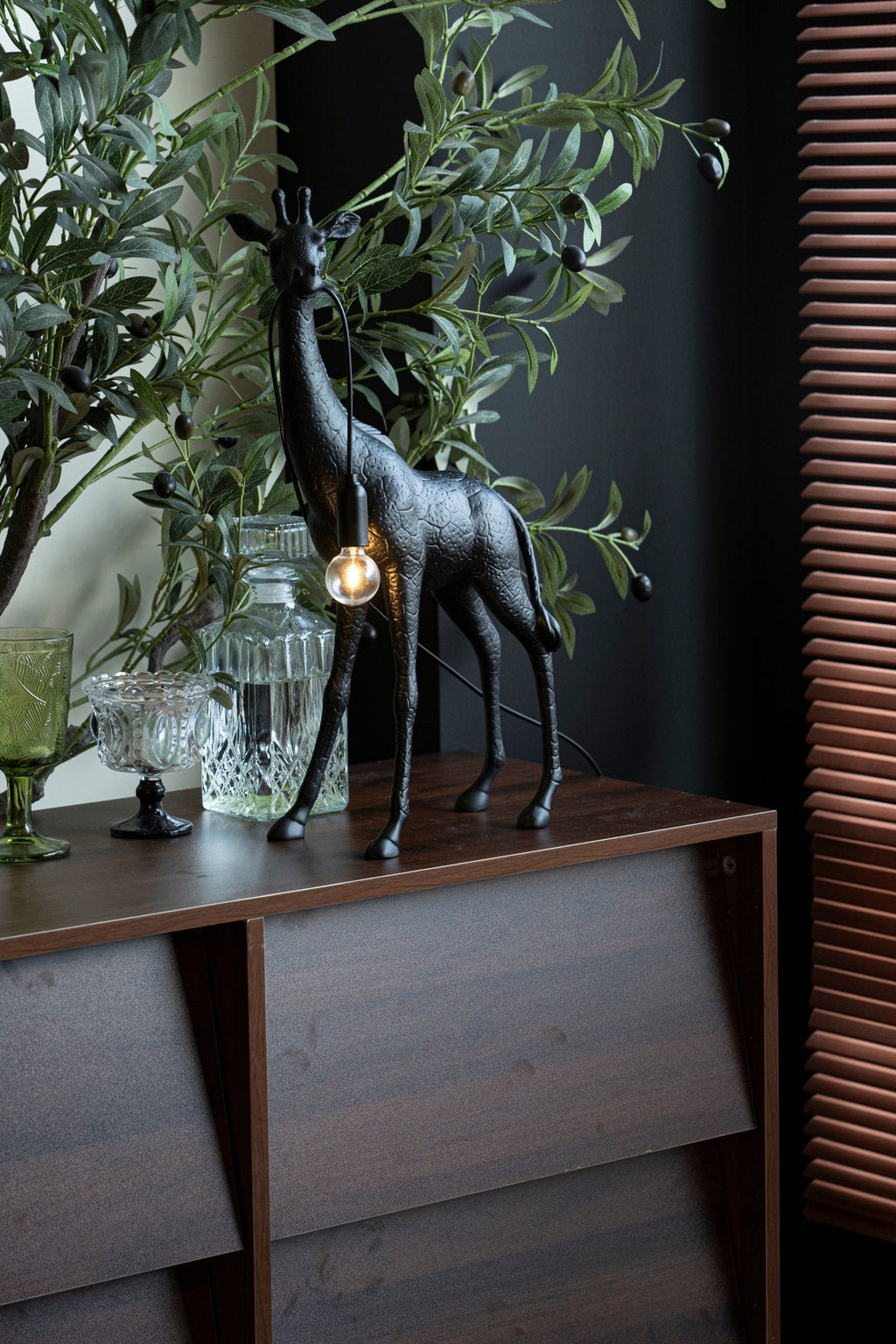 giraffe-royale-sculpture-floor-lamp-anzaz--48