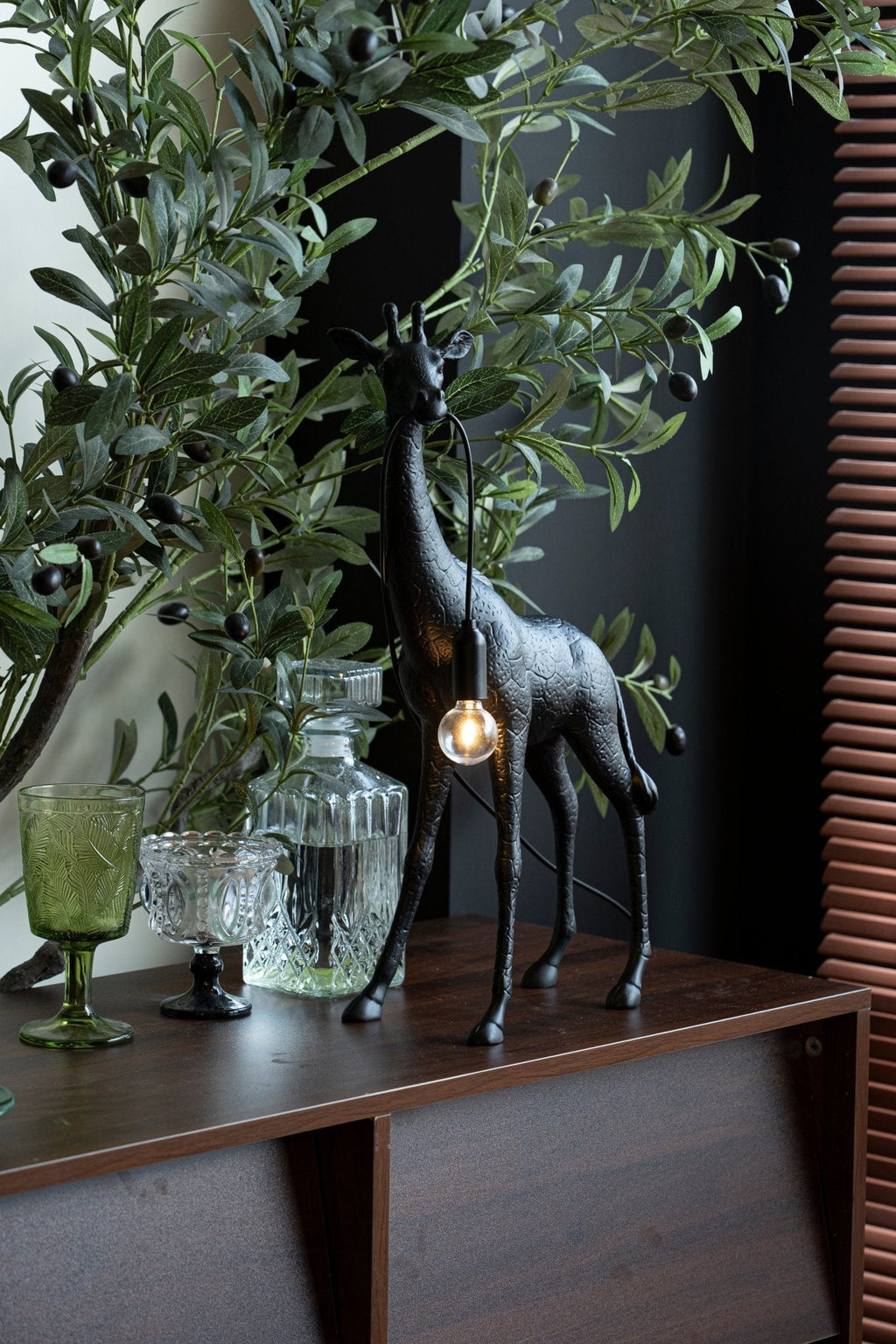 giraffe-royale-sculpture-floor-lamp-anzaz--50