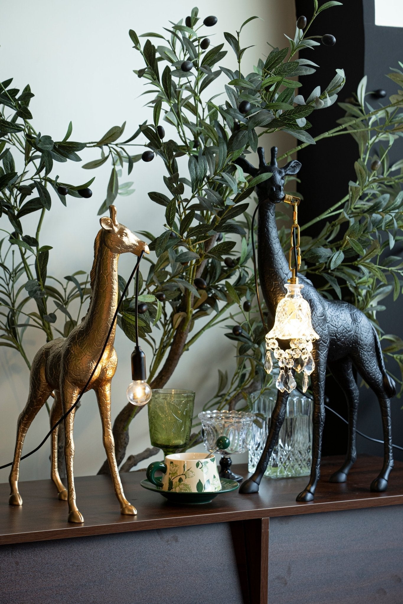giraffe-royale-sculpture-floor-lamp-anzaz-Gold-36